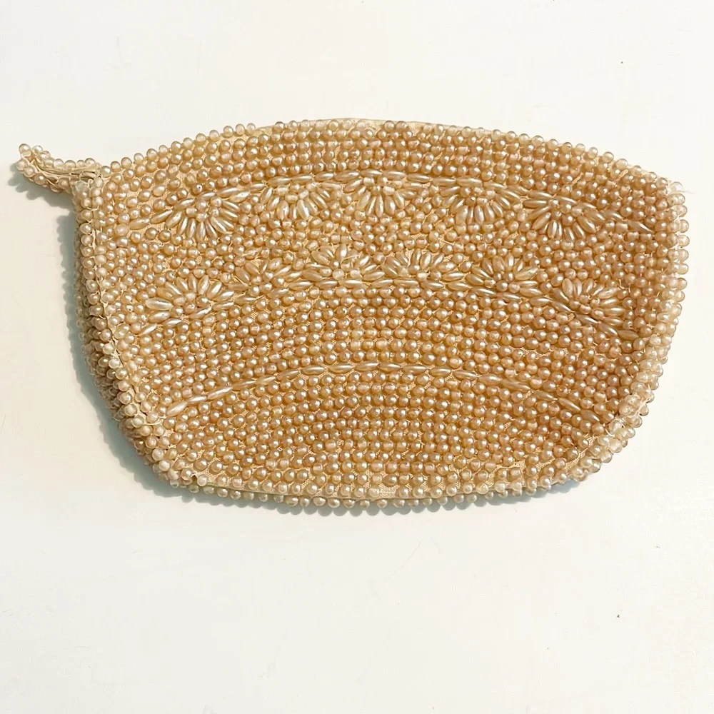 Vintage 1940s Japan handmade pearl bead clutch